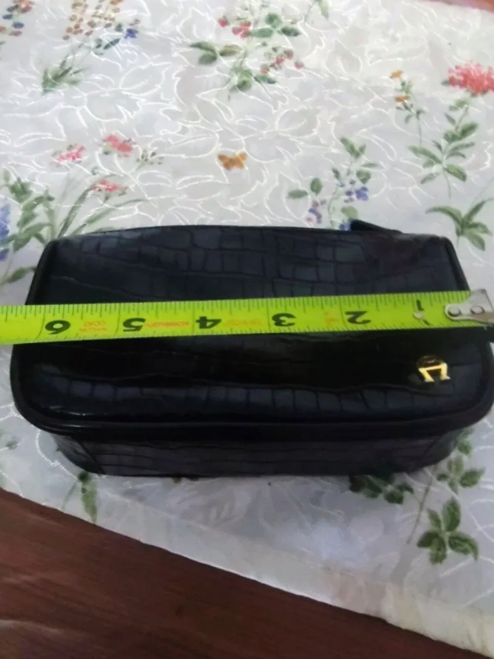 Vintage ETIENNE AIGNER Embossed Cowhide Leather Pouch & Credit Card Holder